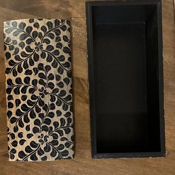 Handcrafted Wooden Box with Black Leaf Design - Picture 4 of 5